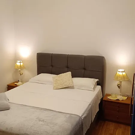 Apartment Stone House Split