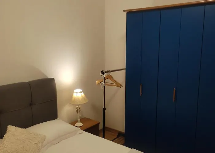 아파트 Stone House