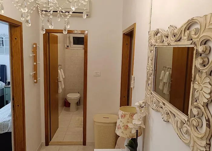 아파트 Stone House *